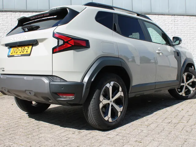 Dacia Duster 1.8 hybrid 155 limited edition *DEMONSTRATIEWAGEN*