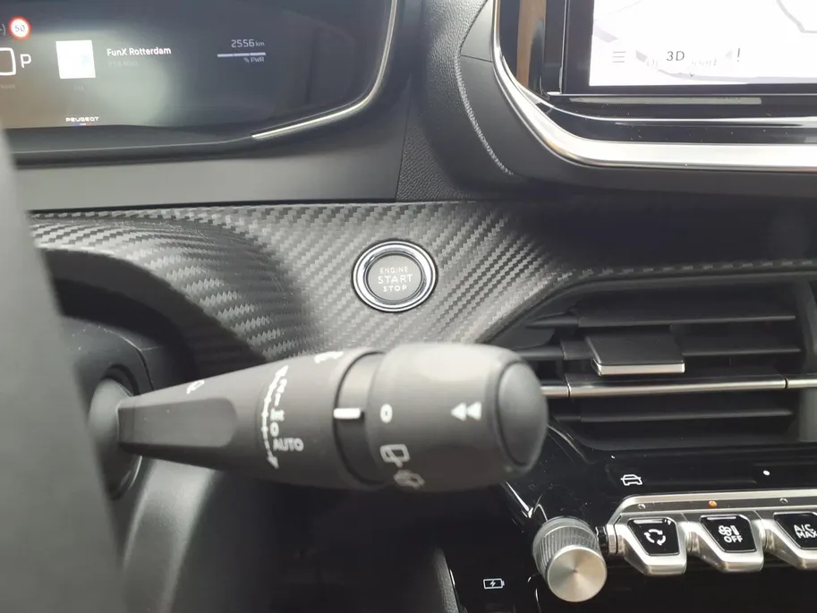 Peugeot e-208 EV Allure Avantage 51 kWh Automaat | Navigatie | Airco | 1 jaar Garantie