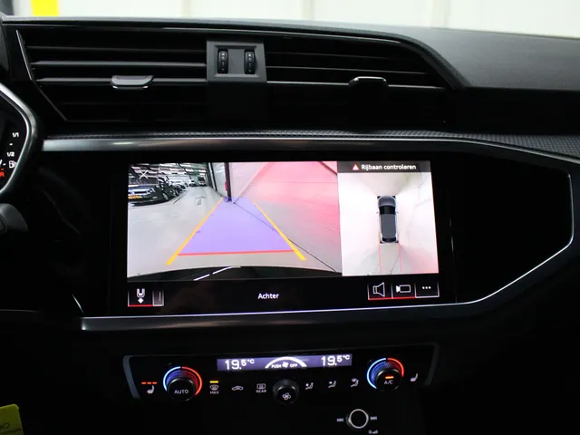 Audi Q3 Sportback 45 TFSI 245PK S-Line S-Tronic Navigatie | 360 camera | Gunner Velgen | Stoelverwarming