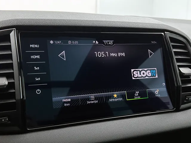 Škoda Karoq 1.5 TSI ACT Sportline Business | PANORAMADAK | 360 CAMERA | WINTERPACK | KEYLESS | NAVI | ELEKTR. ACHTERKLEP
