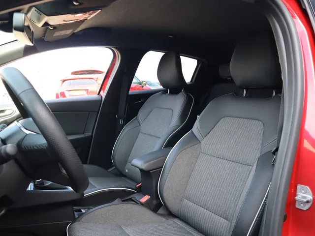 Mitsubishi Colt 1.6 HEV Intense+ Adaptive Cruise | Keyless | All Seasons