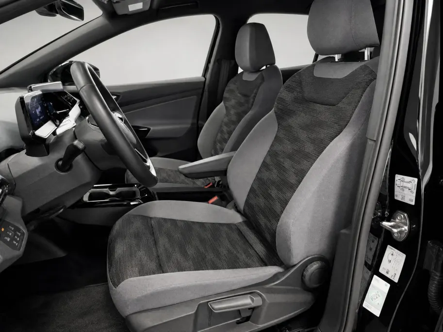 Volkswagen ID.4 Pro Business Advantage 77 kWh 204pk · SOH 97% · Panoramadak · Camera · Stuur- & Stoelverwarming · Warmtepomp · Matrix LED ·