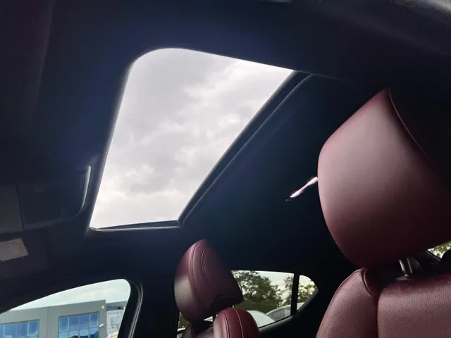 Mazda 3 2.0 e-SkyActiv-X M Hybrid 186 Luxury AUTOMAAT | SUNROOF | AERO PACK | LEDER | Bose AUDIO | APPLE CARPLAY/ANDROID AUTO | A.CAMERA | NED. AUTO |