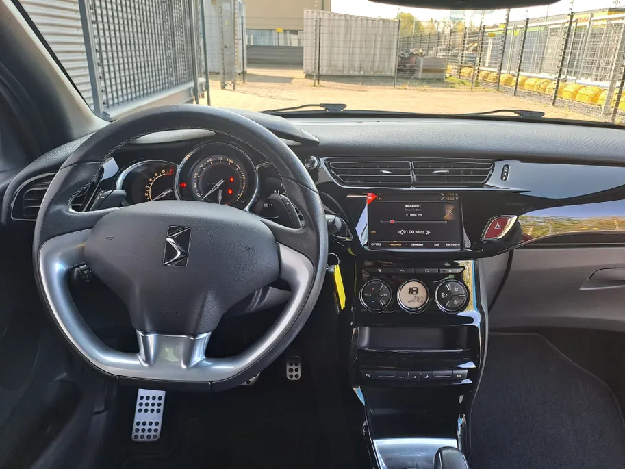 DS DS 3 1.2 PureTech Performance Line AUTOMAAT | Navigatie | Climate | Cruise | schakelpaddles | Apple Carplay/Android Auto