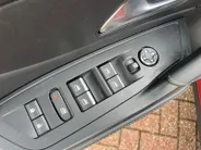 Peugeot 408 1.6 HYbrid GT 225 EAT8 First Edition *Navi*360Camera*Schuif/kanteldak*Trekhaak*Focal Audio*Adapt. Cruise Control* Memory stoel*Elekt. achterklep*Zeer nette auto!