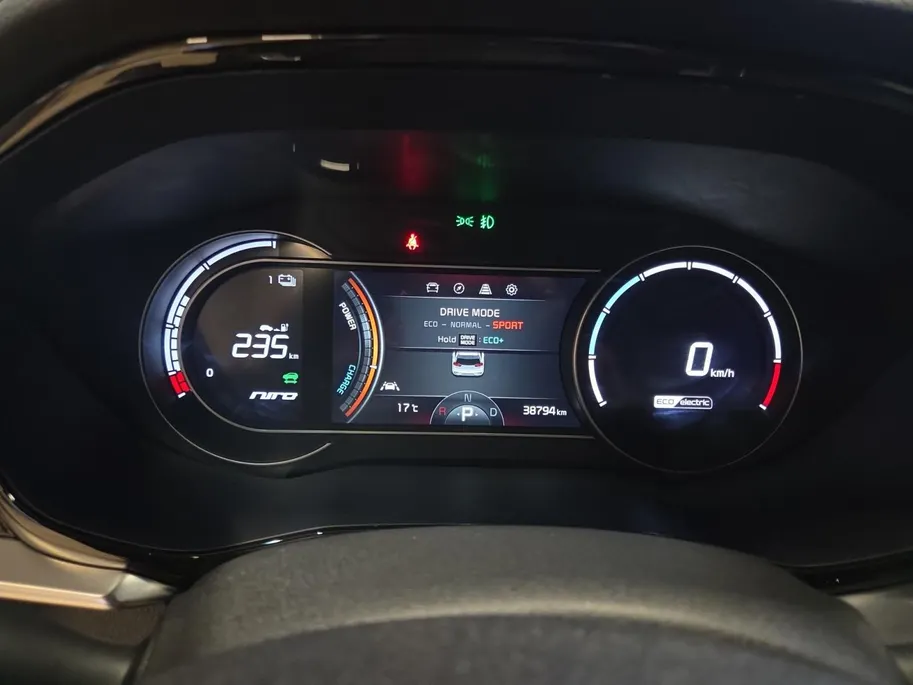 Kia e-Niro DynamicPlusLine 64 kWh | 1e Eigenaar | Accu 100% | Dealer onderhouden | Cruise Control Adaptief | Schuif/Kantel dak | Stoelverwarming | Apple Carplay/Android Auto | Camera | Fabrieksgarantie | NAP
