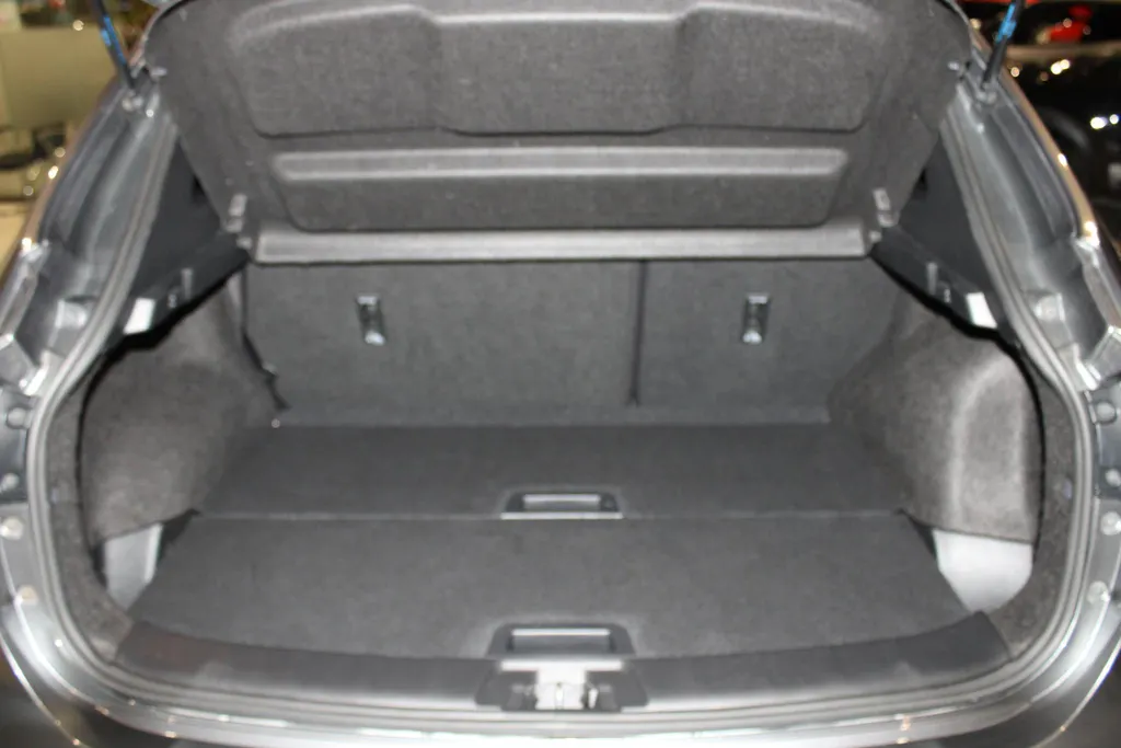 Nissan QASHQAI 1.3 DIG-T Tekna + | Bi-led verlichting | Afneembare trekhaak | Nappa lederen bekleding | Stoel geheugen | 360grd camera | Automaat | 1500kg trekgewicht | Pro-pilot |  Bose audio |