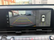 Hyundai Kona 1.6 GDI HEV Premium Sky | Schuif-/kantel dak | Navigatie | Apple Carplay/ Android Auto | Stoelventilatie | Stuur/ Stoelverwarming |