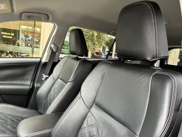 Toyota RAV4 2.5 Hybrid AWD Style