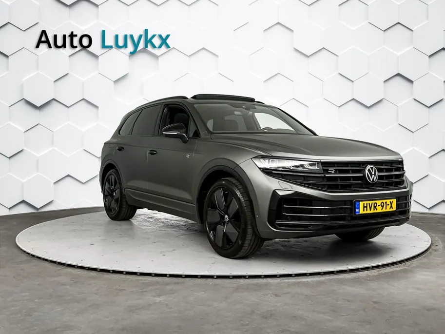 Volkswagen Touareg R 3.0 TSi eHybrid 4M 462 PK | Panoramadak | Luchtvering | Trekhaak