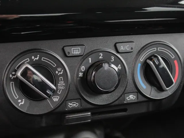 Suzuki Swift 1.2 Select Smart Hybrid Automaat | Navi | Adap. Cruise | PDC V+A | Camera | Lm-Velgen