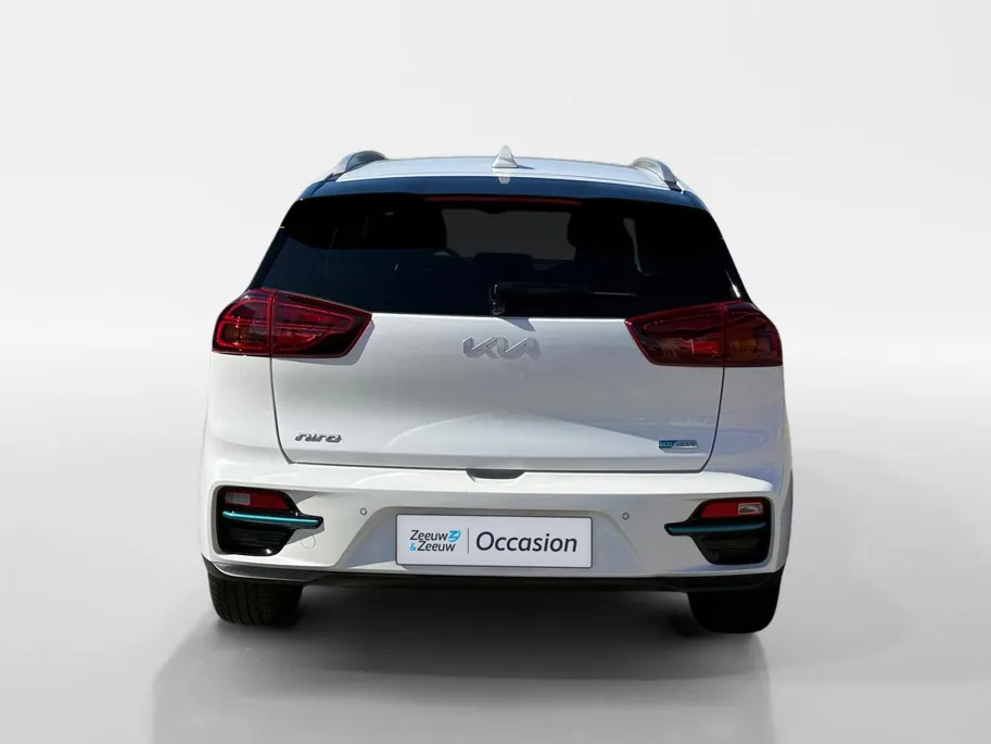 Kia e-Niro ExecutiveLine 64 kWh Meest luxe uitvoering | 1e Eigenaar | Dealer onderhouden | 3 Fase laden | Allseason banden | Metallic lak | Fabrieksgarantie | NAP