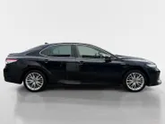 Toyota Camry 2.5 Hybrid Premium LM VELGEN | LEDER | STOELVERWARMING | CRUISE | NAVI | APPLE CARPLAY EN ANDROID