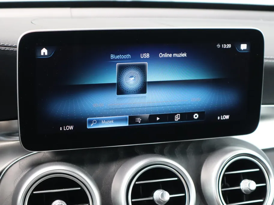 Mercedes-Benz GLC 300e 4MATIC Business Solution AMG l Trekhaak l Stoelverwarming l Achteruitrij camera
