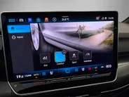 Volkswagen Golf 1.5 eHybrid 272pk DSG GTE · Panoramadak · Camera · Inklap. Trekhaak · Leder Vienna · Head-Up Display · Stuur-& Stoelverwarming + verkoeling · Garantie t/m 15-06-2030 of 100.000km