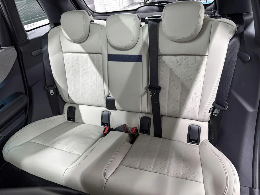 MINI Cooper 5-deurs Cooper S Favoured XL