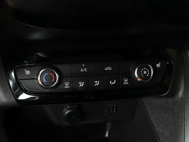 Opel Corsa 1.2 Edition | Stuur & stoelverwarming | Trekhaak