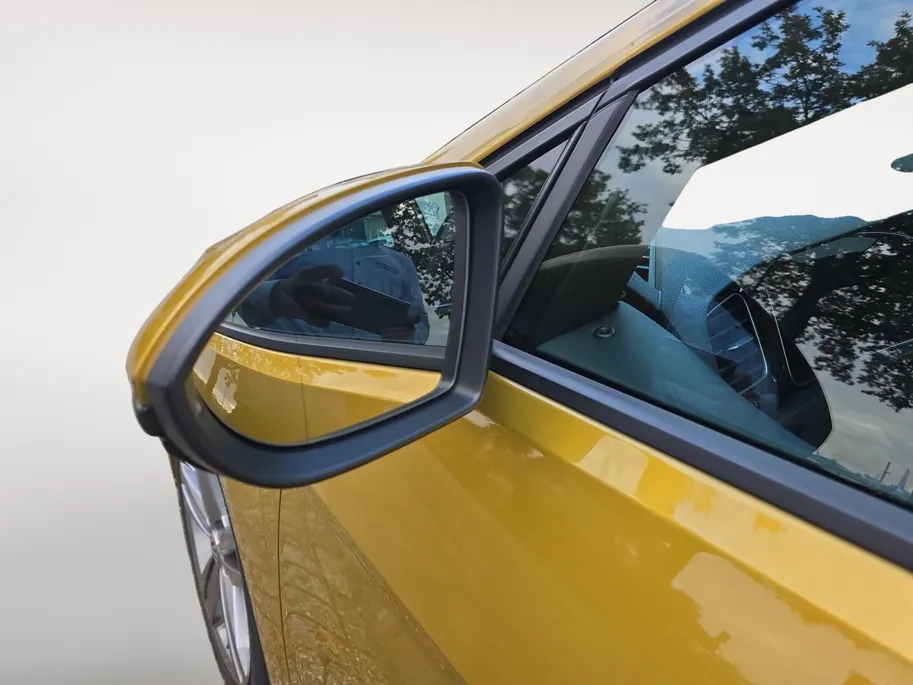 Volkswagen Golf 1.0 TSI Highline Business R | Panoramadak | Virtual Cockpit | Achteruitrijcamera | Apple/Android Auto | Dynaudio | 12 maanden garantie |
