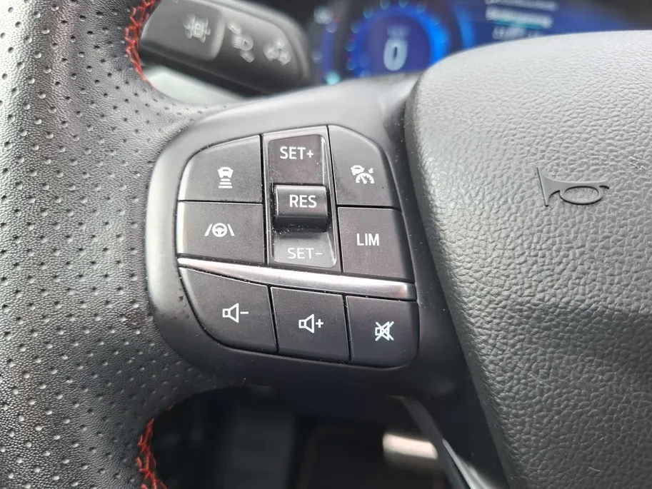 Ford Kuga 2.5 PHEV ST-Line X | Winterpack | Driver assistancepack | Technologypack | El. Trekhaak | Panoramadak | El. Achterklep | All-seasonbanden | 18' Lichtmetaal | Adaptive Cruisecontrol | BLIS | Matrix Ledkoplampen | Head-up Display |
