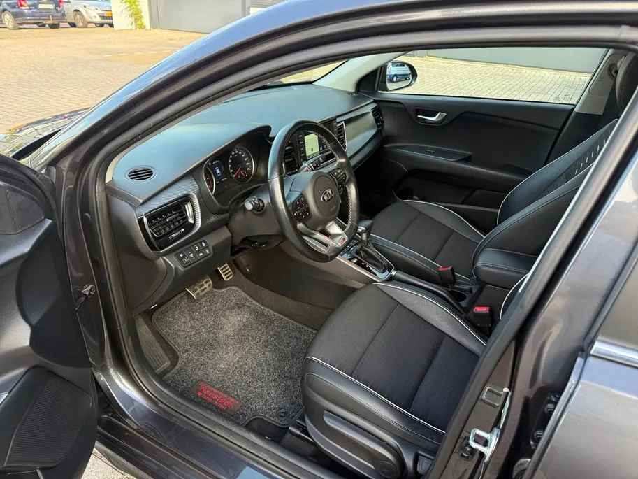 Kia Rio 1.0 TGDI GT-Line AUTOMAAT ! | STOELVERWARMING | CLIMATE CONTROL | DEALER ONDERHOUDEN | NAVIGATIE | STUURVERWARMING | TREKHAAK!