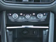 Opel Grandland 1.2 Turbo GS Line | Stuur-/ stoel-/ voorruitverwarming | Matrix LED | Elek. achterklep | 18' LM | Dodehoek detectie | Clima | Navi | Camera voor + achter |