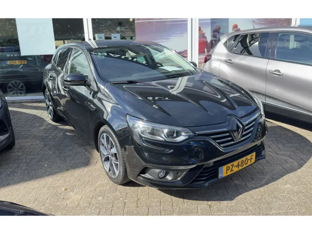 Renault Mégane 1.2 TCe 130 EDC ( automaat ) Bose | Half leder | Climat | Camera | Navigatie | Cruise |