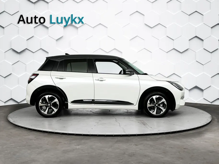 Suzuki Swift 1.2 Style Smart Hybrid | Black & White edition