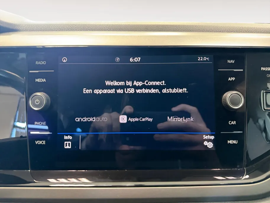 Volkswagen Polo 1.0 TSI | COMFORTLINE | NAVI | APPLE CARPLAY | ADAP. CRUISE | DEALERONDERHOUDEN |