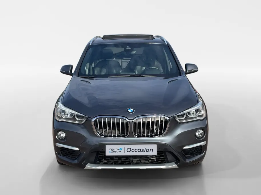 BMW X1 sDrive20i High Executive *Automaat*Navi*Camera*Schuif/kanteldak*Climate Control*Stoelverwarming*Lederen bekleding*LM. Velgen*Zeer nette auto!