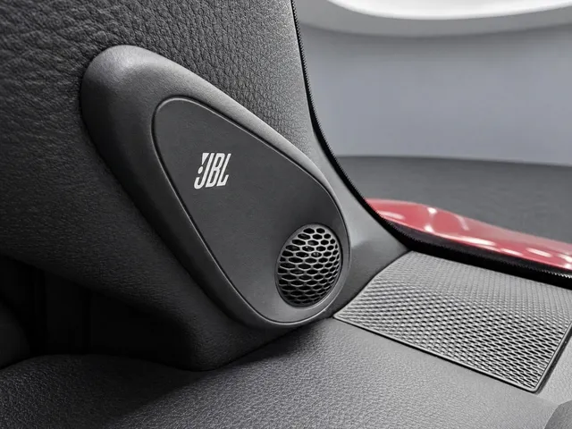 Toyota Corolla Cross 2.0 HP Hybrid Launch Edition | Panoramadak | All Seasons