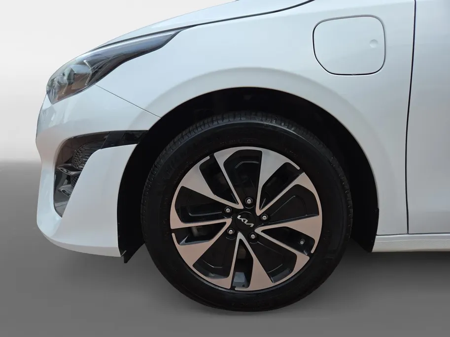 Kia Ceed Sportswagon 1.6i PHEV DynamicPlusLine Navi | Camera | Stoel + Stuurverwarming | Elektr. Achterklep | LED | Apple Carplay & Android Auto | Metallic lak | NAP