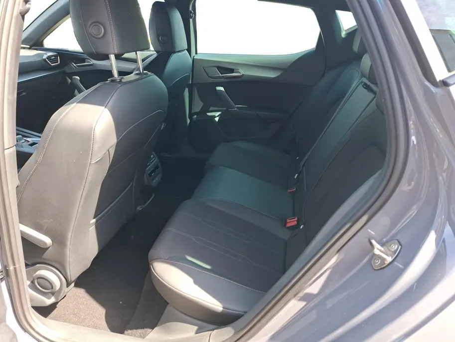 CUPRA Leon 1.5 TSI e-Hybrid PHEV Essential | 99% SOH| Led Koplampen | Apple/Android Carplay | Keyless | Half leder | Stoel/Stuurverwarming | Digital Cockpit | Fabrieksgarantie! |