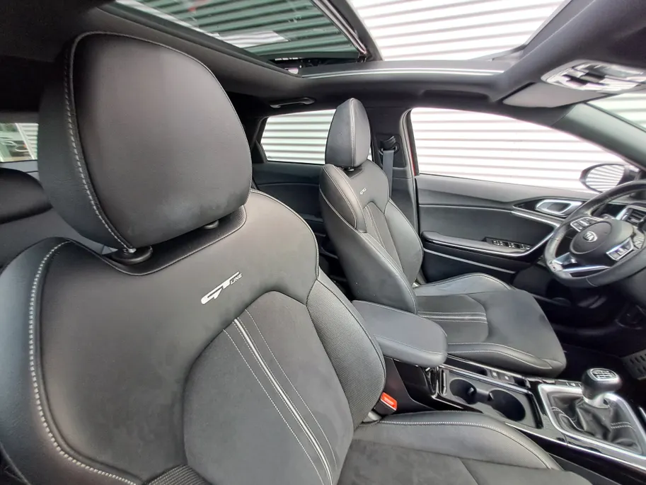 Kia ProCeed 1.0 T-GDI GT-Line | Navigatie | Elektr. schuif/kanteldak | Camera | Stoel/stuur verwarming | Climate | Apple Carplay/Android Auto | Sensoren