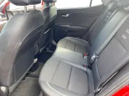 Kia Stonic 1.0 T-GDi MHEV GT-PlusLine | AUTOMAAT | Climate control | Dodehoekdetectie | Stoelverwarming en ventilatie | 17 inch lichtmetalen velgen | Navigatie | Parkeercamera | Elek.  schuif/kanteldak |