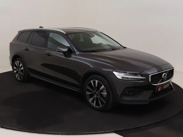 Volvo V60 Cross Country 2.0 B5 AWD Plus Bright | 360° camera | Harman/Kardon