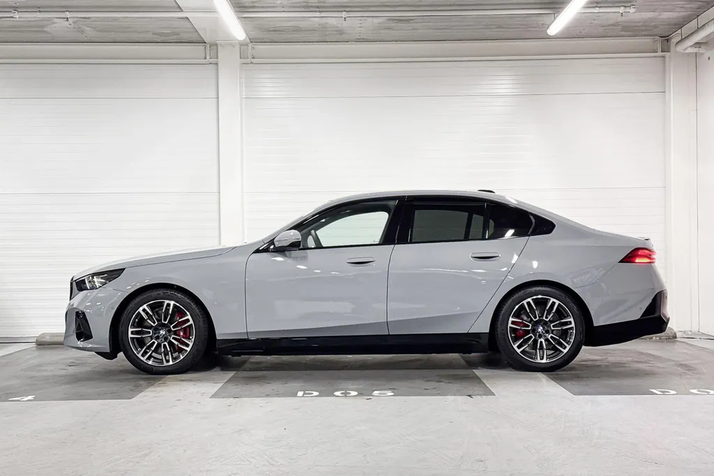 BMW i5 Sedan eDrive40
