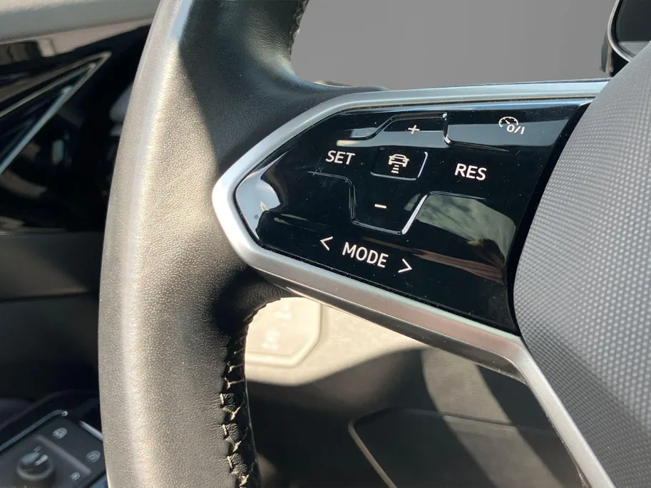 Volkswagen ID.4 52 kWh 170PK · Panoramadak · Apple/Android Car Play · Camera + Parkeersensoren · SOH 92.3%