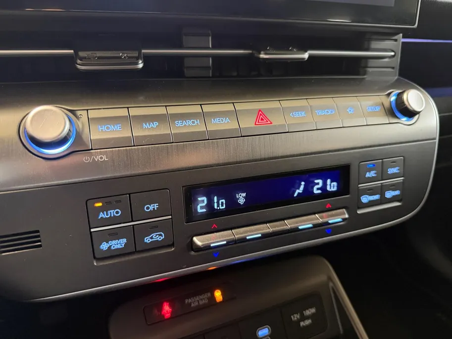 Hyundai Kona 1.6 GDI HEV Comfort Smart | Navigatie| Stoel/Stuurverwarming| Elektrische achterklep| Achteruitrijcamera| Parkeersensoren v+a |