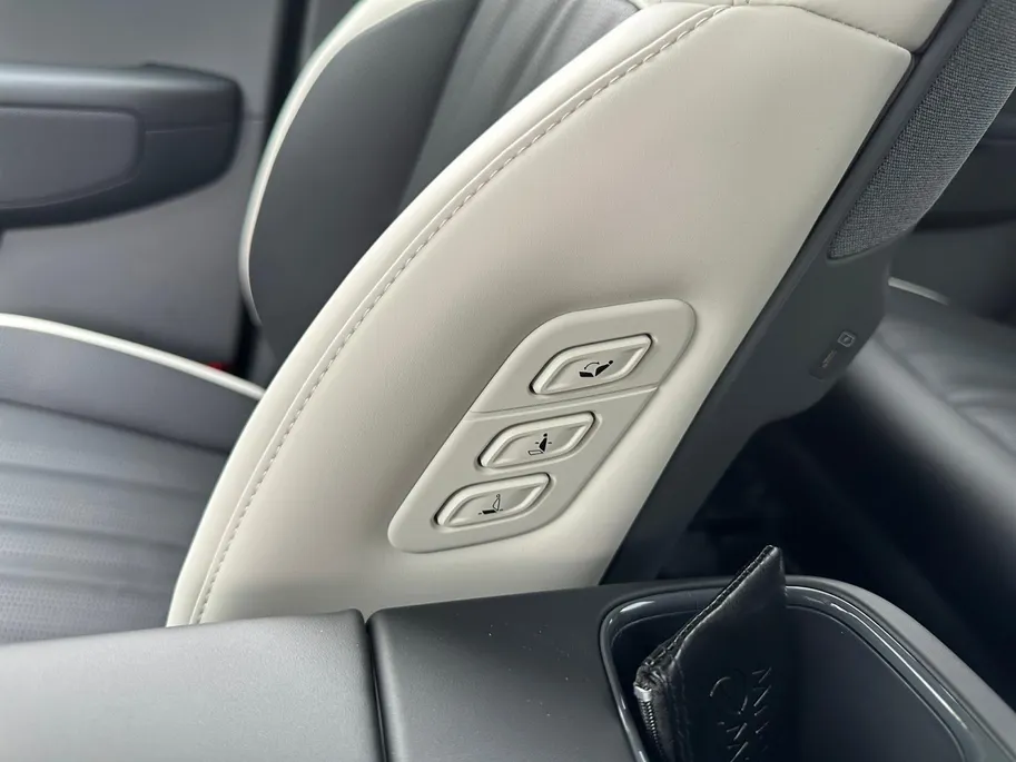 Kia EV9 GT-Line AWD 99.8 kWh Nu te bestellen | nu met €3.000,- inruilpremie! | 2,99% rente | GT-Line Vegan lederen stoelbekleding