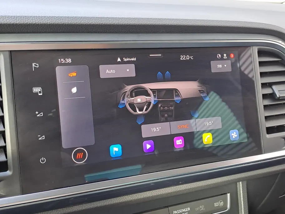 SEAT Ateca 1.5 TSI Style Business Intense | Keyless start | ECC | Navigatie | Camera | Cruise control adaptief | Apple Carplay/Android Auto | 17'' LM