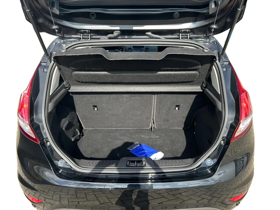 Ford Fiesta 1.0 EcoBoost Titanium |Automaat| Navigatie| Voorruitverwarming| lichtmetalen velgen 16'| 12 maanden Bovag garantie|