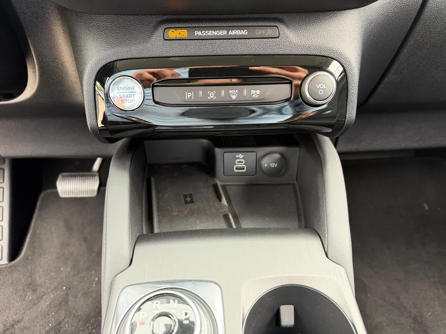 Ford Kuga 2.5 PHEV Titanium | Elek. Trekhaak | 2100 KG | Navigatie | Climate Control | Apple/Android Carplay |