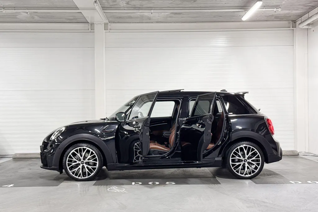 MINI Cooper 5-deurs Cooper S Rockingham GT Edition