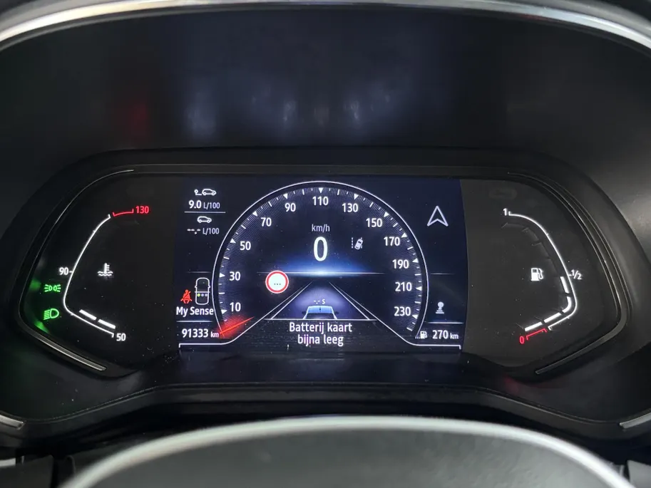 Renault Clio 100PK TCe Initiale Paris | 1e eigenaar | Bose Audio | Wit Leder | Armsteun | Climate Control | Camera | Apple CarPlay/Android Auto | Cruise Control | Lichtemetalen Velgen | Licht & Regen Sensor |