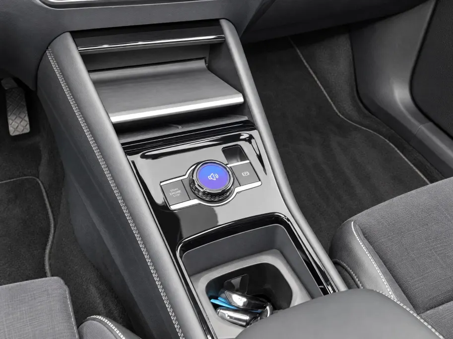 Volkswagen Tayron 1.5eHybrid 150kW/204PK Life Edition · Panoramadak · Harman/Kardon sound · 360°Camera · Garantie t/m 12-02-2031 of 100000km.