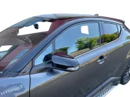 Toyota C-HR 1.8 Hybrid Bi-Tone | Side Bars| Leer| Lichtmetalen velgen| Stoel verwarming| 4 seizoenbanden| Afneembare trekhaak| JBL speakers| BI-Tone uitvoering| Navigatie| Metalliclak