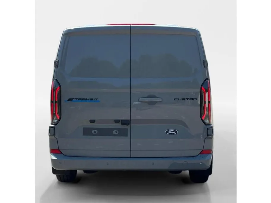 Ford E-Transit Custom 320 L2H1 Limited 71 kWh 218 pk | 0,99% rente op financial lease | Navigatie | 2-zits uitvoering | Inklapbare trekhaak | LM velgen 17' | TE BESTELLEN VOERTUIG