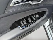 Kia Sportage 1.6 T-GDi Plug-in Hybrid AWD GT-Line Dealer onderhouden| Resterende fabrieksgarantie | Stoelverwarming + stuurverwarming | Schuifkanteldak |