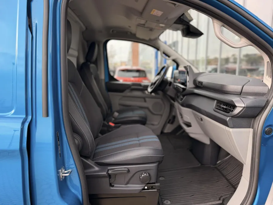 Ford Transit Custom 320 2.5 PHEV L2H1 Sport DRIVER ASSISTANCE PACK ULTIMATE I DUBBELE ZIJSCHUIFDEUR I TREKHAAK I WINTER PACK I ADAPTIEVE MATRIX LED-KOPLAMPEN I APPLE CARPLAY / ANDROID AUTO I