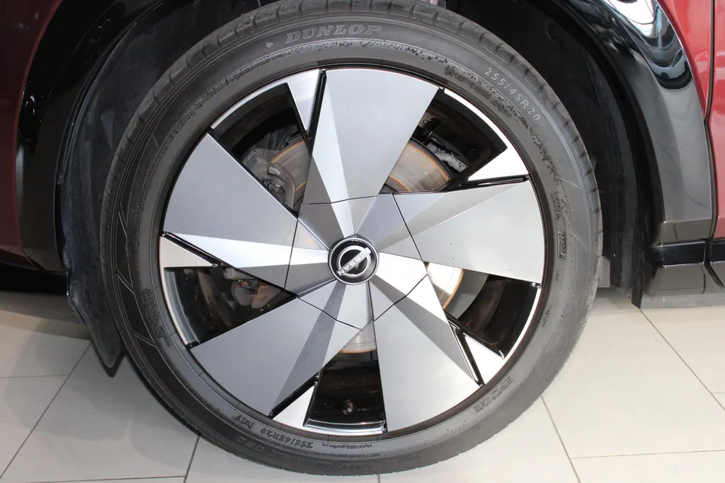 Nissan ARIYA Evolve 66 kWh | 20 inch wielen | Ceramic coating |22 kW ingebouwde lader | Electrische stoel en stuur verstelling | Navigatie | Stoel geheugen | shuif/kanteldak | Stoel verwarming en verkoeling | Zeer mooie auto |